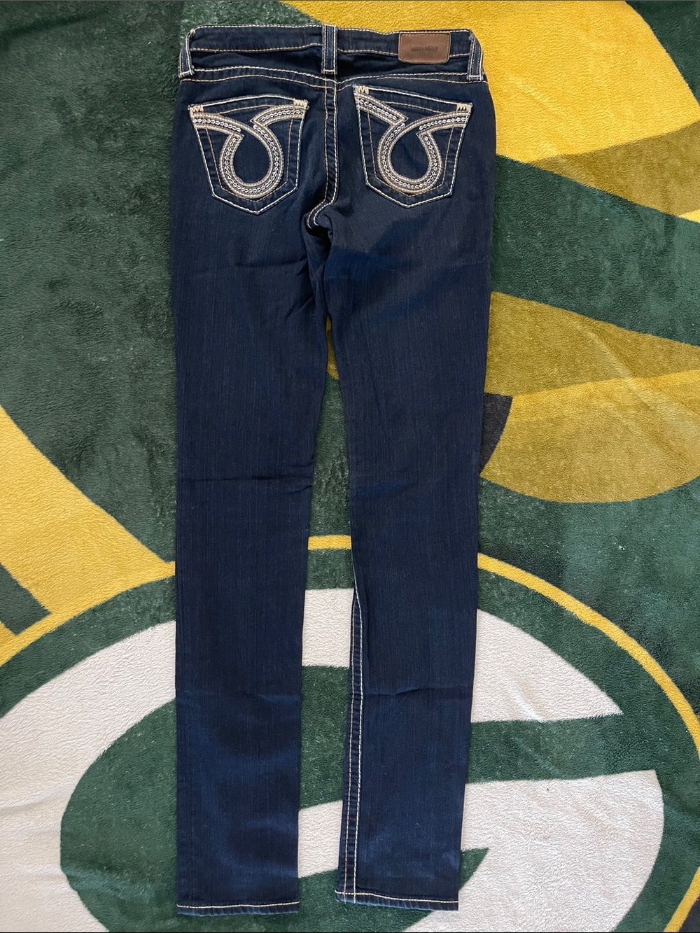 Big Star Dark Blue Skinny Jeans with Embroidered Back Pockets. Size 27L